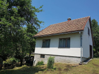 Gorski kotar, okolica Vrbovskog, kuća u blizini rijeke Dobre
