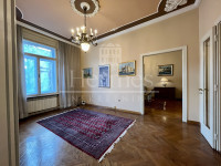 GRAÐANSKI STAN KAO URED, VISOKI STROPOVI, 8 SOBA, 200 m2