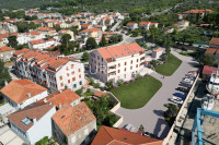 Grad Cres, Centar, trosoban stan s krovnom terasom, NOVOGRADNJA