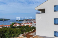 Grad Cres, Grabar, trosoban stan 101 m², vrt, pogled na more