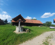 Građ. zemljište, Kraljev Vrh, 1680 m2 s drv. objektom 90m2 i bunarom