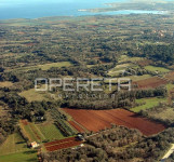 Građevinski teren okružen prirodom – idealno za premium vile