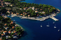 GRAĐEVINSKO ZEMLJIŠTE 1.100m² S POGLEDOM NA MORE – ROGAČ, OTOK ŠOLTA