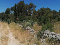 .::: Građevinsko zemljište 1.300m2 na osami :::.