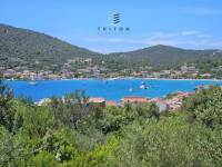GRAĐEVINSKO ZEMLJIŠTE 1.405 m2 VINIŠĆE U BLIZINI MORA S POGLEDOM