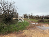 Građevinsko zemljište 600 m² u mirnoj i uređenoj okolici