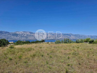 GRAĐEVINSKO ZEMLJIŠTE 670 M2 - RAŽANAC