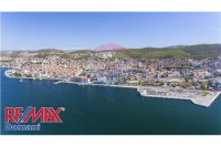 GRAĐEVINSKO ZEMLJIŠTE 871 m² – VODICE, SA LOKACIJSKOM DOZVOLOM