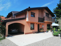 Građevinsko zemljište 3300 m2 Blato sa dvije kuće