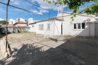 Građevinsko zemljište sa kućom, Jazine