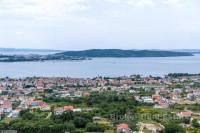 Građevinsko zemljište u M1 zoni  u Kaštelima s pogledom na more i otok