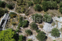 Građevinsko zemljište u Oglavcima s kamenom kućicom - 1360 m²