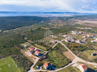 Debeljak - građevinsko zemljište 1090 m2!