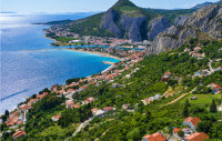 GRAĐEVINSKO ZEMLJIŠTE S POGLEDOM NA MORE , OMIŠ