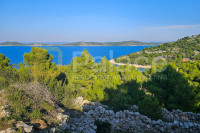 Građevinsko zemljište s pogledom na uvalu i more na otoku Žirju 929 m2