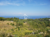 GRAĐEVINSKO ZEMLJIŠTE SA PREKRASNIM POGLEDOM