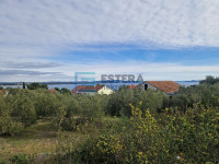 Građevinsko zemljište PRODAJA Tkon 713 m2, 80 m od mora, pogled na mor