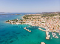 Građevinsko zemljište u Vodicama, 600 m², pogled na more