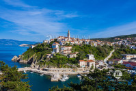 Građevinsko zemljište u Vrbniku s pogledom na more!