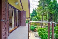 Grobnik, samostojeća kuća, konoba, okućnica