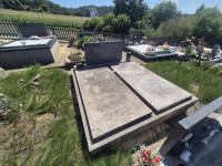 Grobno mjesto na groblju u Maču - 2 grobna mjesta dostupna