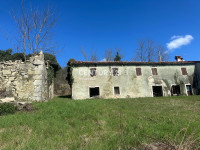 GROŽNJAN, PRODAJE SE PREKRASNO IMANJE S OTVORENIM POGLEDOM NA PRIRODU