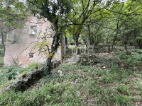 Hreljin, ruševina s okućnicom od 1.617m2
