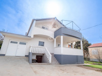 Hrvatska, Zadar, Vrsi, Kuća 140m², s garažom i odvojenim stanom