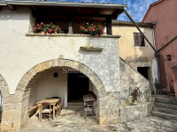 HUM - OKOLICA, starina s okućnicom