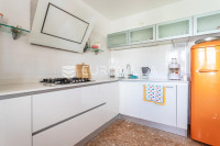 Hvar, Jelsa, šarmantna kuća u neposrednoj blizini rive