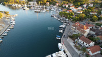Hvar, Vrboska – samostojeća kuća 496 m², prvi red do mora, 685.000 €