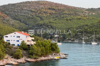 Hvar, zemljište s pogledom na more
