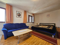 Prostran trosoban stan, Kamen, Split, 140.00 m2