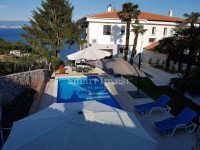 IKA, novouređena kuća od 290 m2 s prekrasnim pogledom!