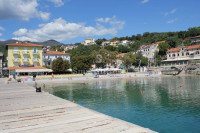 IKA, poslovno turistička zgrada prvi red do mora - prodaja