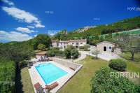 Imanje s panoramskim pogledom u Istri