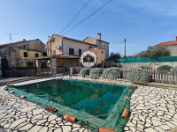 Istarska kamena kuća s bazenom u mirnome mjestu