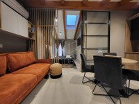 Istra, Bale – Dizajnerski potkrovni stan u renoviranoj kamenoj kući s