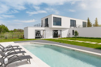 Istra, Bale, moderna vila s bazenom