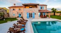 Istra,Bale-okolica,luksuzna autohtona kamena vila s bazenom