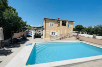 Istra, Barban: dugoročni najam samostojeće pet-friendly kuće 200m2 s b