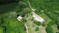 Istra, Barban, građevinsko zemljište 550 m2, štala 70 m2, struja i vod