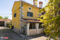 ISTRA, BARBIĆI, RENOVIRANA KAMENA KUĆA