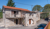 ISTRA, TINJAN (OKOLICA) -  Jedinstveni kompleks kamenih kuća s velikim