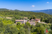 ISTRA, BOLJUN, PRODAJEMO SELO NA FANTASTIČNOJ LOKACIJI I LIJEPIM POGLE