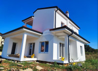 Istra, Buje - Samostojeća kuća u okolici Buja