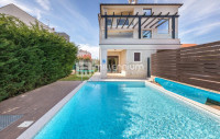 Istra, Fažana, 350m2, samostojeća vila s bazenom