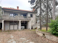 Istra, Gračišće: Velika samostojeća kuća s okućnicom
