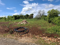 ISTRA – Građevinsko zemljište s projektom i dozvolom! 3 km od mora