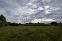 Istra, Juricani, građevinsko zemljište 860m2, okolica Umaga